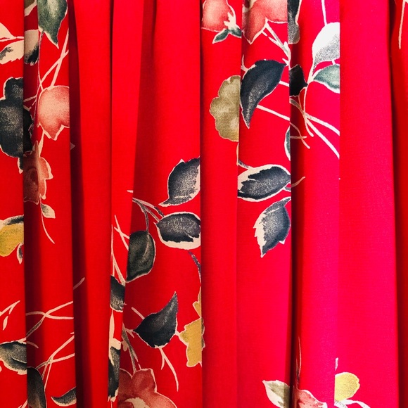 Midi pleaded red skirt - Picture 3 of 3